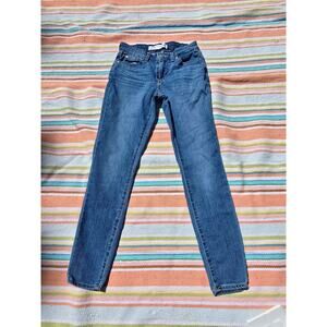 Levi Strauss Signature Women’s Mid Rise Jeans Size 2 Blue Denim
